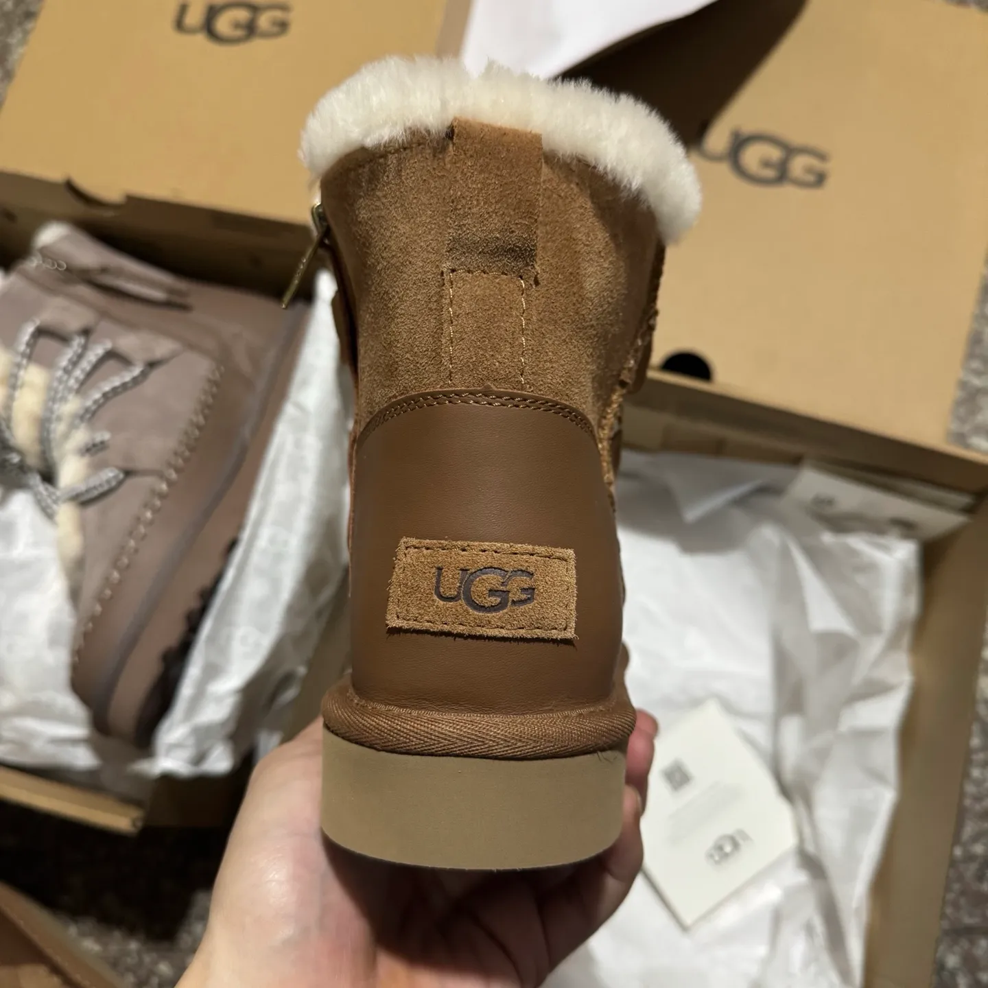 Self-pickup💰640 UGG Classic Novelty Split Cow Leather Round Toe Thick Sole Short Tube Snow Boots Women’s Reindeer Brown Arrive❗️